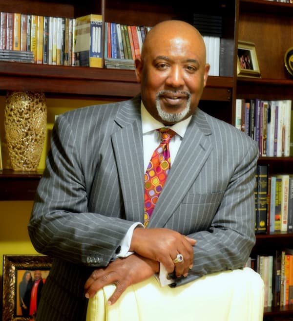 Giám mục Ron D Willis